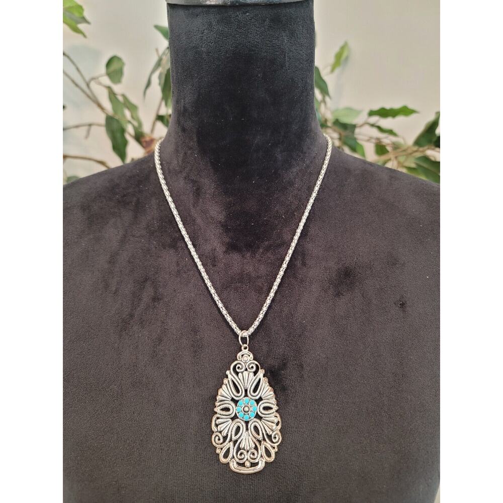 Womens Fashions Silver Turquoise Stone Pendant Necklace Lobster Clasp